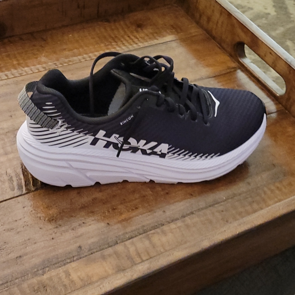 Ladies Hoka tennis shoes